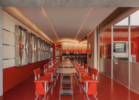 On Site, On Track: A Café in Motion